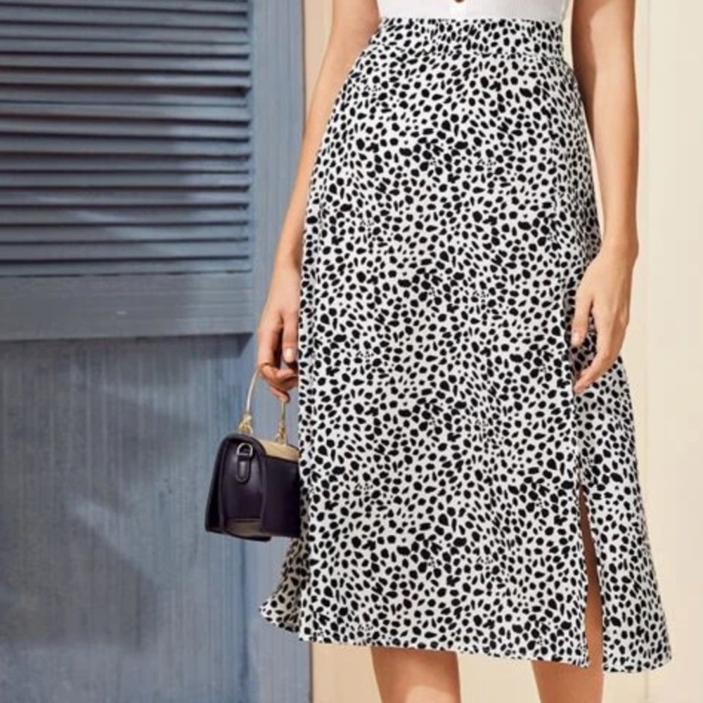 Split thigh Dalmatian print skirt